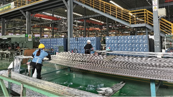 不銹鋼裝飾管和不銹鋼工業管之間有什么不同？