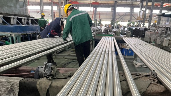 裝飾管的“表面文章”：從家居到建筑，如何兼顧美觀與耐久？